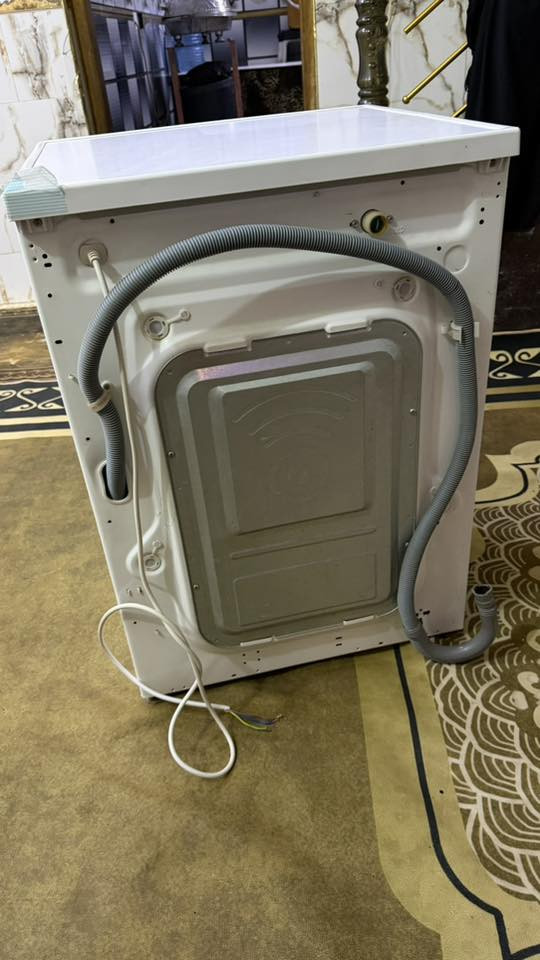 سلام عليكم غسلاه للبيع نوع ايلجي  جديده كله شغاله مامفتوحه ابد اخت لجديده عنواني ميسان حي العسكري السعر 250وبيه مجال ***********
