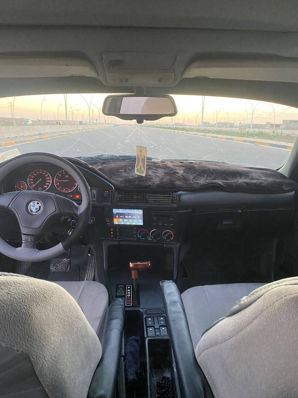 سلام وعليكم (BMW) 525مديل91 رقم صلاح الدين تحويل ثاني يوم السياره كير اوتو محرك مفتوح +بي تنقيص السياره منضومه مال تبريد كامله بس ماعرف اشبي تنته شغاله تخم ويل خليه وتاير العنوان سامراء (السعر ٤٣وبيها مجال) (***********)
