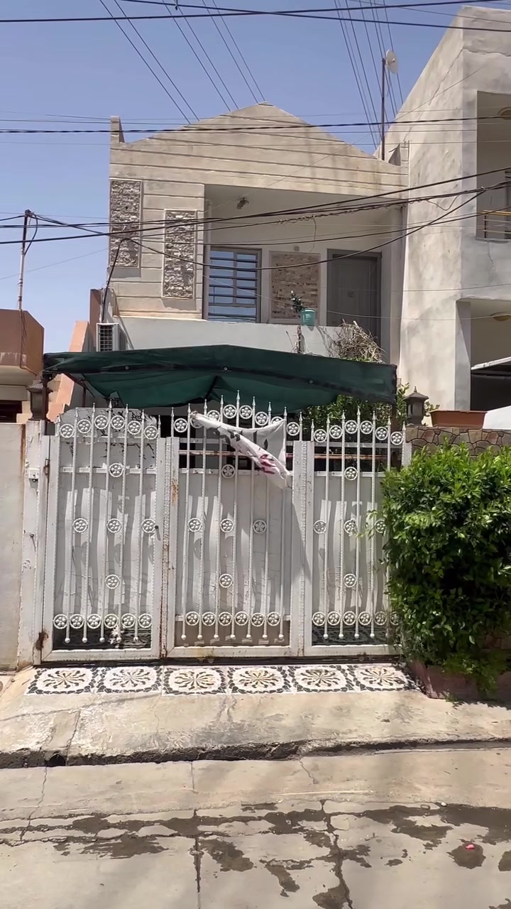 بيت للبيع رحيم اوا خلف اسواق زيتونه
١٠٠ متر طابقين 
سعر ٦١ 
***********
