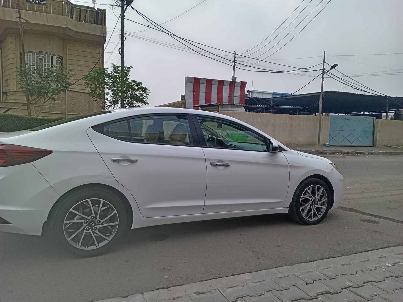 السلام عليكم النترا ٢٠١٩ خليجي فول موصفات كفاله  عامه  سنويه ورقم وهزه كله جديد رقم بصره ماشه ٧٥  الف مكينه ٢٠٠ دوش  كير ٦ نمر  سياره جاهزه بيه جم طكت حالوب من جايه  بلبحر بس القماره  سعر ١٥٨  رقمي *********** البصرة, العراق
