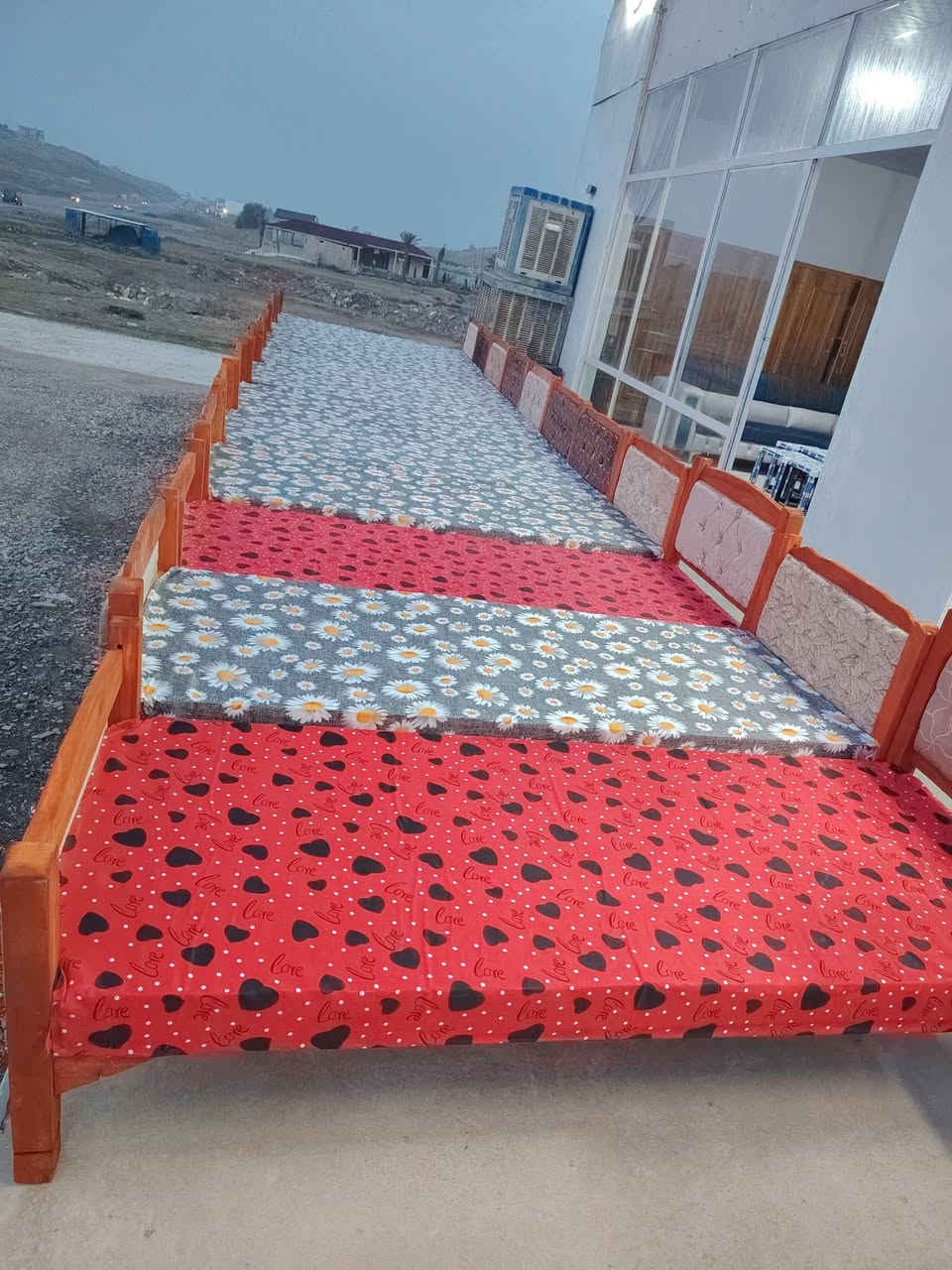 على بركة الله تم وصول كاونترات شغل درجة أولى كافة الأحجام وتم وصول كمية تخت نفر خشب عراقي ثقيل إلى معرض الأمير للاثاث المنزلي
📍 الموقع بلقرب من مفرق الشورة الشارع العام 

 معرض الأمير للاثاث المنزلي

للحجز والاستفسار… راسل صفحتنا الآن
هو الاتصال على رقم الهاتف 

‏هو المراسلة على الواتساب 

‏‪***********‬‏

لسنا الوحيدين ولكننا الأفضل
