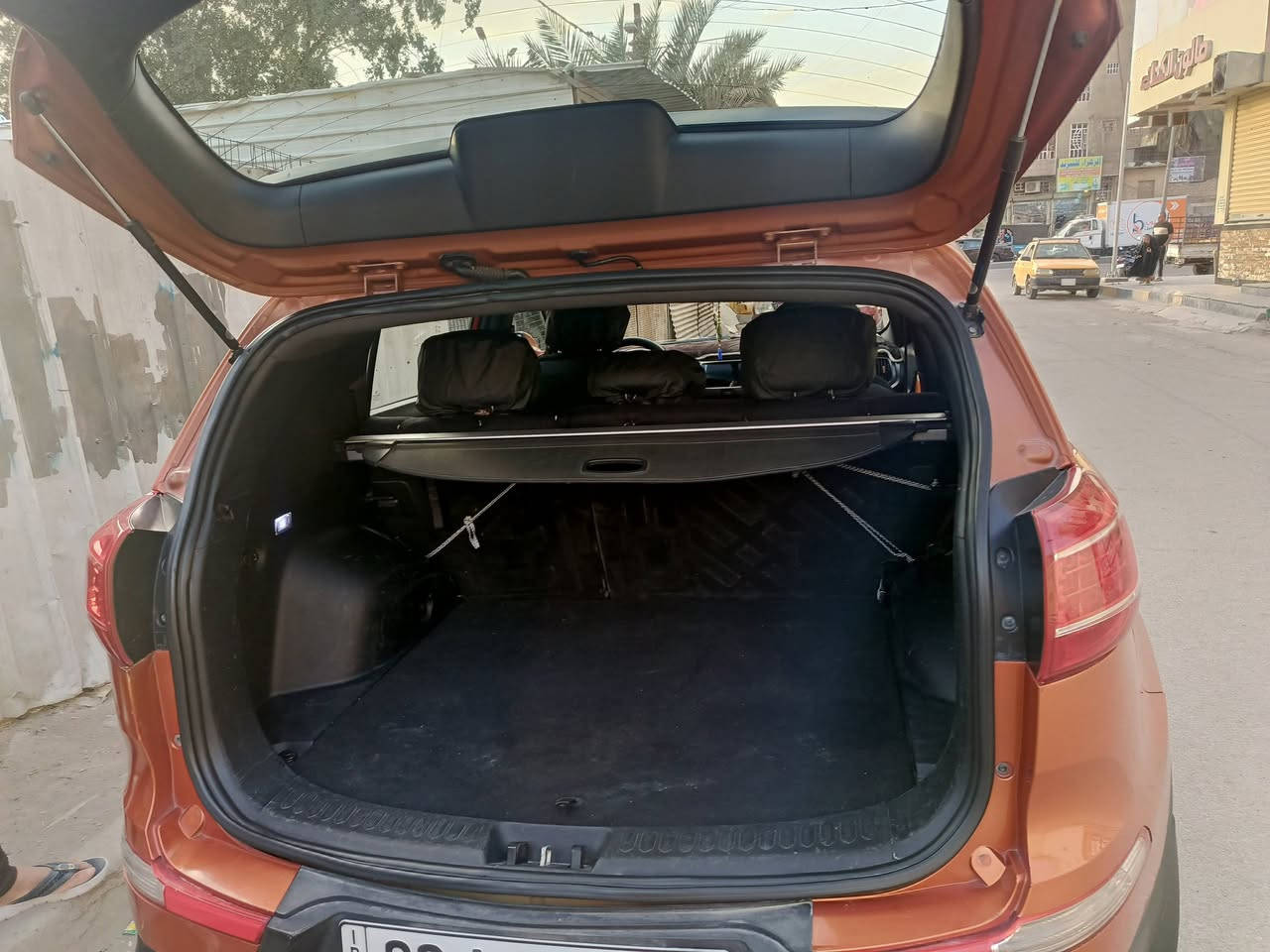 السلام عليكم كيا سبورتاج موديل 13 خليجي لون مشمشي مميز محرك 2400 دوش فول مواصفات بصمه ابواب بصمه تشغيل كشن كهربائي اشاير بالمري مري شفط حساس خلفي ويل كروم تبريد لمس نقطه عمياء كامره ابلادي بالمرايه الوسطية كشنات جلد ومخمل رقم اربيل عارضها 145 بيها مجال ملاحظه السيارة بيها باب الوره الصدر بي كلير فقط شرط الفحص مكانها بغداد مدينه الصدر رقم ***********   رقم الماني بسمي
