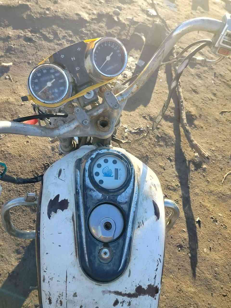 جني دبل بلك مال شغل ، تخم تاير مكينة تخبل صافية لاصوت ولا تبخير ، سلف هندر لايت كله شغال ، بس بي ملاحظة وحدة النمرة الثالثة مسحوكة وممأثرة ب200 وبي مجال مكاني كنعان ***********
