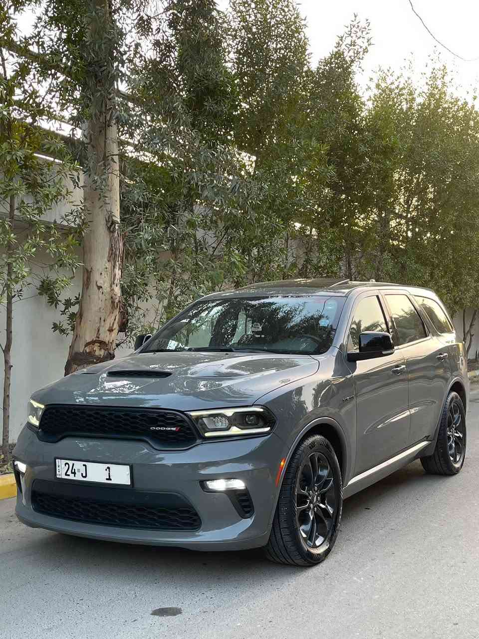 ‎دوج دورانكو ارتي بلاك ادشن
Dodge Durango R/T black edition .
‎الموديل : 2021  . (وارد كندي كلين تايتل) .
‎المحرك : V8 . 5.7L  .
‎العداد : 70 الف  .
‎السعر : 325 ورقه وبيه مجال بسيط
‎رقم دهوك الجديد .
‎المواصفات:  
‎* تحذير النقطة العمياء . 
‎* حساسات امامية وخلفية .
‎* شاحن هاتف لاسلكي (وايرلس ).
‎* فتحة سقف (سلايد) . 
‎* مقاعد من الجلد مع كنتارا الفاخر. 
‎* مقاعد كهربائية مع ذاكرة لحفظ وضعيات الجلوس. 
‎* مقاعد تبريد وتدفئة. 
‎* تدفئة مقود القيادة. 
‎* مقود رياضي مع تحكم كهربائي. 
‎* مصابيح امامية زنون مع LED .
‎* كشافات ضباب LED . 
‎* شاشة 10.1 أنج .
‎* نظام ملاحة (GPS) . 
‎* تشغيل عن بعد . 
‎* ويل قياس 20 أنج . 
‎* صندوق كهربائي . 
‎* بلوتوث تلفون .
‎* محدد سرعة . 
‎* كاميرا خلفية .
‎* كير شفتر ستيرنك .
‎* صف ثالث من المقاعد 7 راكب . 
‎* اطفاء وتشغيل اوتماتيكي Auto start . 
   للاستفسار *********** 
مكان السياره بغداد صليخ ال600
