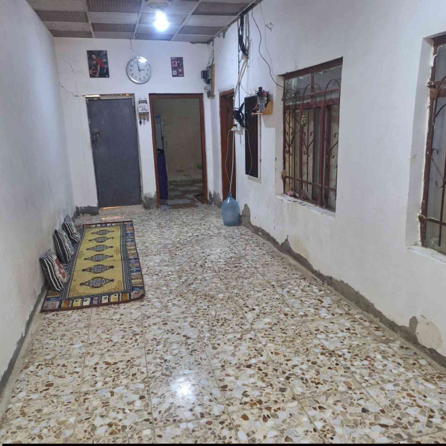 بيت زراعي مساحته 120متر سعره 50وبي مجال العنوان المهيديه مقابيل العمارات اسكنيه شارع الجامع سعيد بن جبير اول فرع على ايدك اليسرى اي استفسار اتصال على هذا الرقم***********

