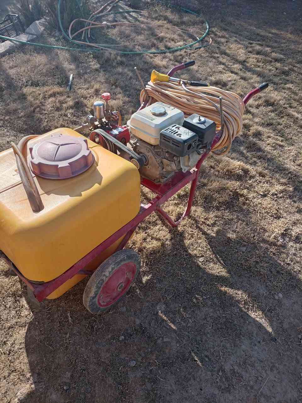 هولدر للبيع شغال جاهز السعر 175 الف وبيه مجال للطيبن وباقي التفاصيل اتصل ***********
