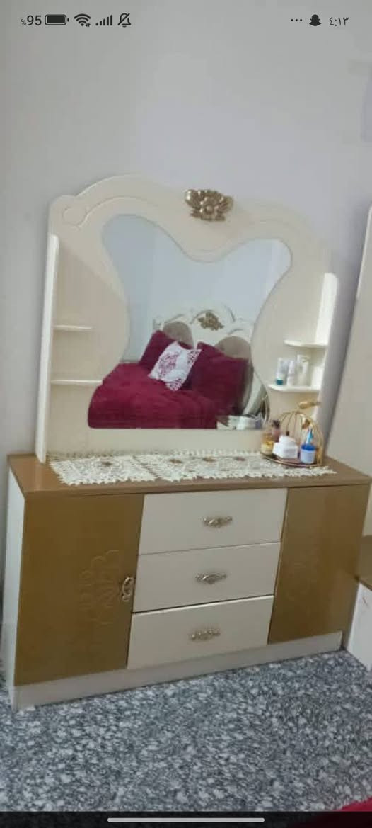 غرفه تركي للبيع نضيفه وياها كنتورها بس ماشاده وكلشي مابي 
لسعر ٢٧٥  الشراي خاص بيع مستعجل


**إذا كنت صاحب هذا الإعلان وتريد حذفه لأي سبب، رجاءا أرسل رسالة إلى الدعم الفني**