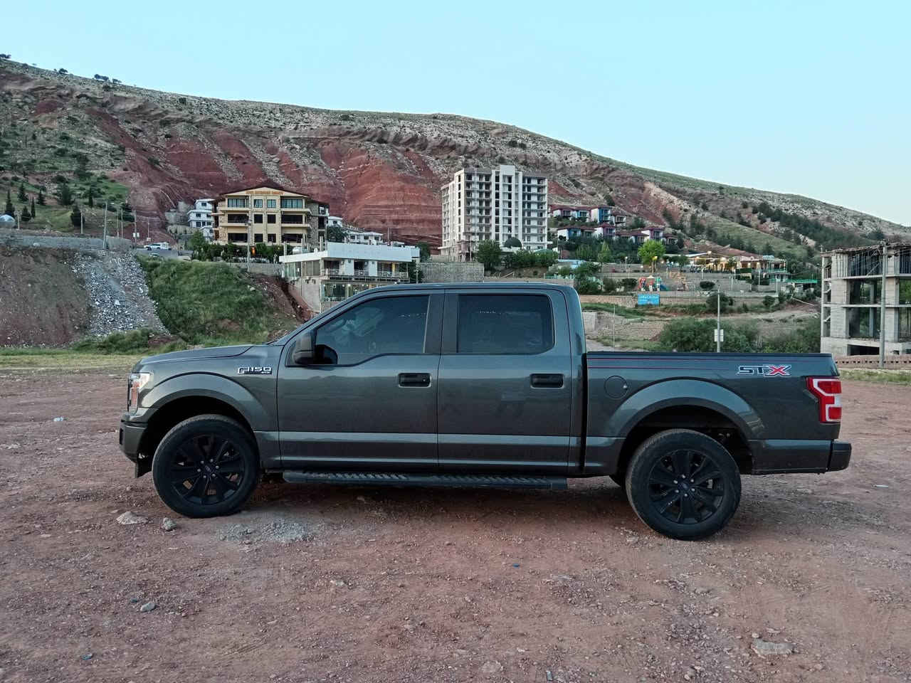 🚘 للبيع / بۆ فرۆشتن

Ford F-150 موديل 2020
سيارة نظيفة جداً وبحالة ممتازة
دبل (دوو بست) وخفيفة بالسياقة
محرك 6 سلندر توين تيربو
كل شيء فيها شرط والفحص مرحب به ✅

📞0750 7080094

للمزيد من المعلومات التواصل على الخاص
🚘 بۆ فرۆشتن

Ford F-150
مۆدیل 2020
دوو بست و سووکە لە شۆفێری
6پستنی توین تۆربۆ
سیارەکە زۆر پاک و هەموو بەشەرتە ✅
فەحص کراوە و هیچ کێشەیەکی نییە

📞 ***********

بۆ زانیاری زیاتر پەیوەندی بکەن
