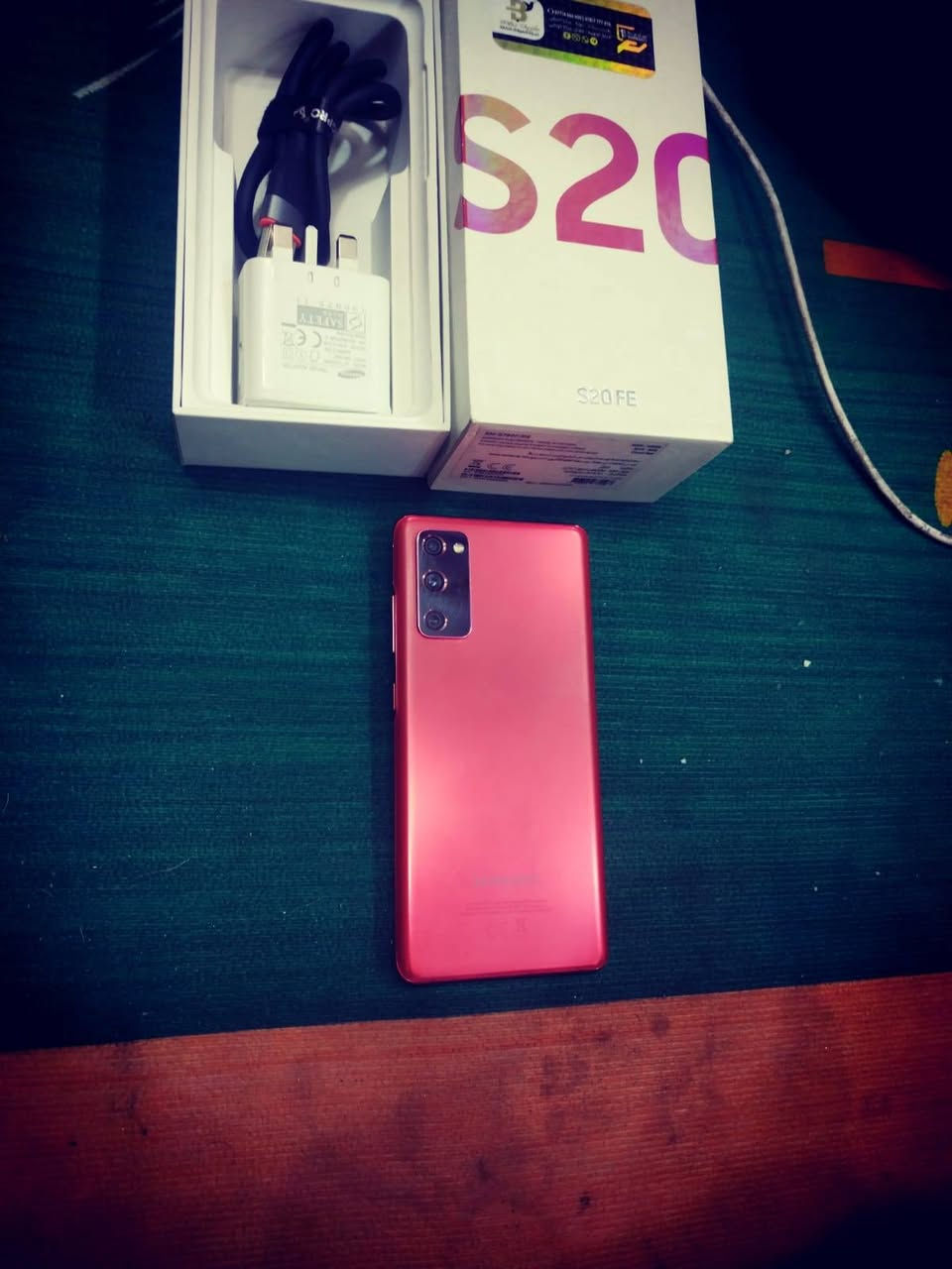 غراض كامله ماعندي توصيل 
نضافه فوك 100 ما داخل تصليح 
فقط بس شراي يتصل مو شراي لا يجي خاص  شرط واسط عربي 
خطين 
اسم جهاز Galaxy S20 FE
ذكرته 128
رام 8x8
دبل سماعه ستريو 
بوبجي 90فريم 
شحن يخبل  صوته كلش عالي 
كامره تخبل 
سعره 225 ما يعرف بيهن يعبر منشور مكاني بغداد حي ارو جامع فردوس رقمي ***********
