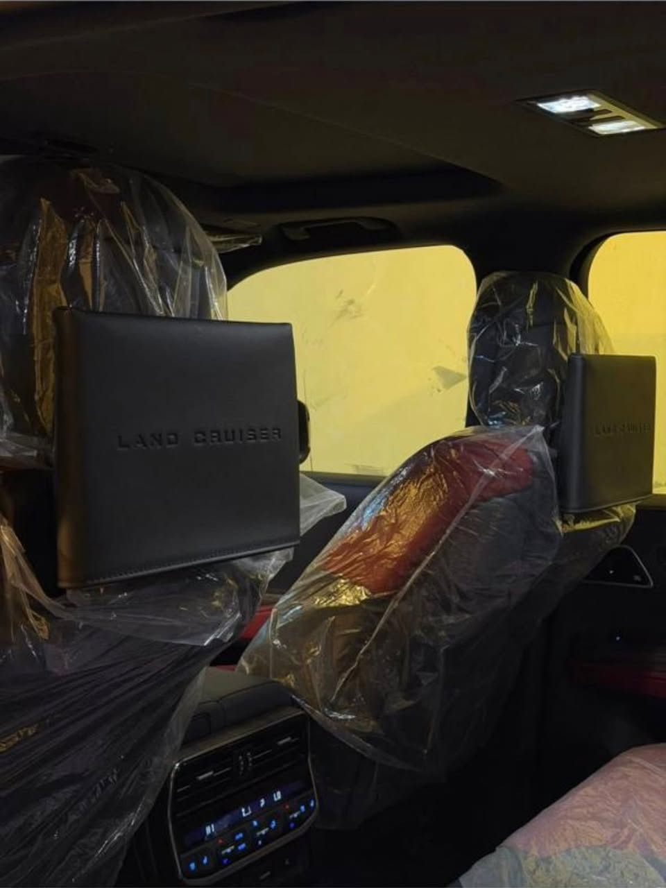 لاندكروز VXRموديل 2024ساز ضمان لمتت
مغلفه ddfماشيه 14000كم رقم اربيل
سعر 88000$
تصال ***********
