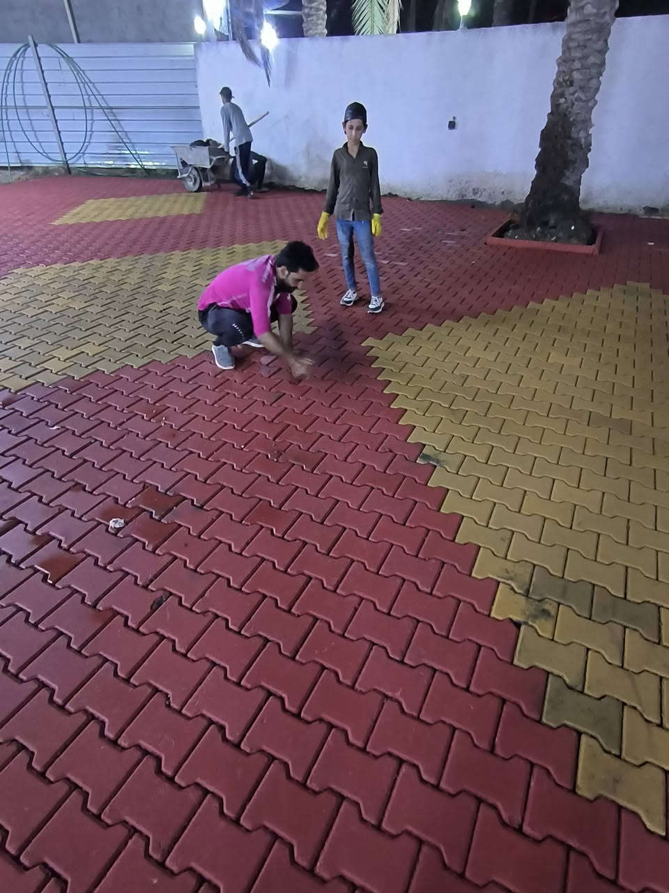 كادر (مقرنص +كربستون+ساقيه+ بازلت)  نشتغل جميع المحافضات  شغل درجه اولئ امانة الله ورسوله شرط تسليم مهندس للاستفسار (***********)
