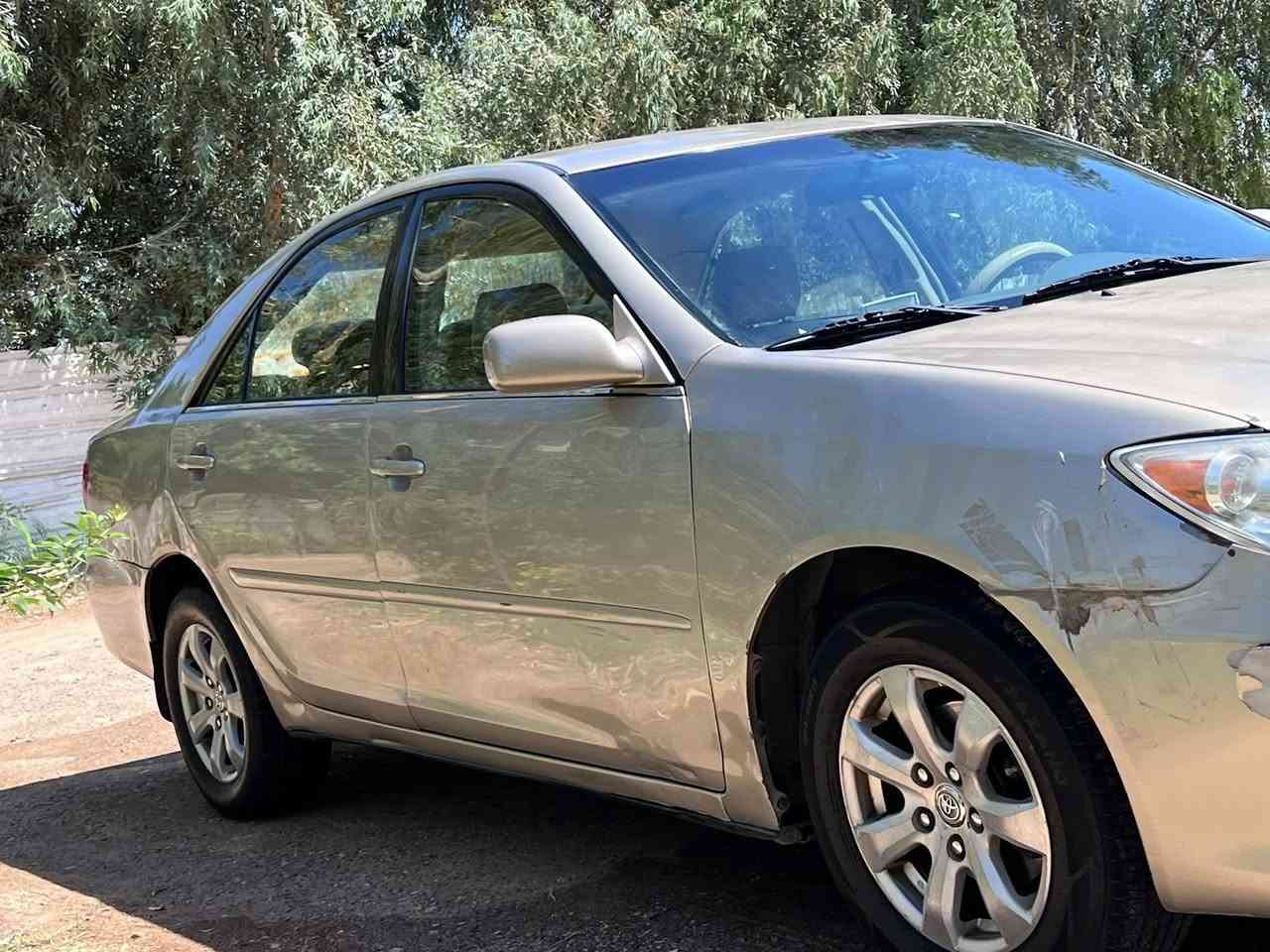 سلام عليكم 
#للبيع كامري LE موديل 2006
رقم بغداد
محرك2,4
مواصفات مري كهربائي 
كشن كهربائي 
تحكمات ستيرن
مثبت سرعة
السعر85 وبيها مجال
مكان السيارة الفلوجة_الصقلاوية
                                      الاتصال
***********
***********
