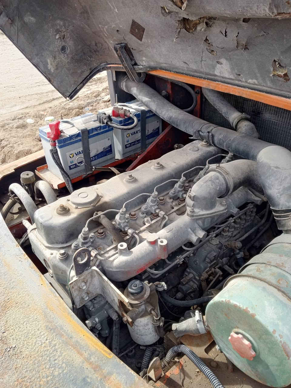 السلام عليكم
شوكيه 5 طن 
دخول جديد مامشتغله بالعراق 
مكينه 6سلندر 
3حركات 
رقم الهاتف للتواصل 
***********
***********
