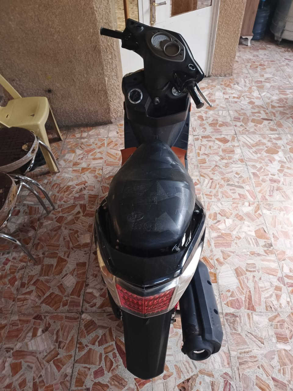 السلام عليكم دراجة سكنس فحل للبيع دراجة جديدة ما تعبانة مكينة مامفتوحة علة وضع الشركة كهربائيات كلهة شغالة سلف شغال نوزل 125ccدراجة نضيفة عنوان بغداد العبيدي السعر950الف رقم***********
