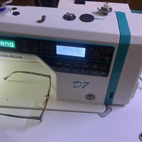 /مكينة خياطة للبيع صناعية مستعملة شهر واحد استعمال جدا قليل من الوكيل ...