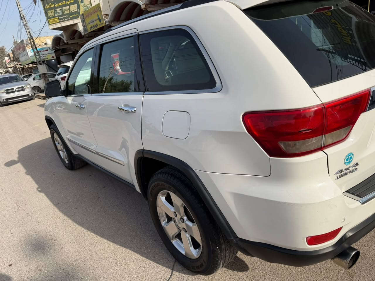 للبيع جيب 2012 خليجي وكالة فول الفول محرك 5700 رقم بغداد بأسمي سيارة جديدة وجاهزة من كل شي كفالة عامة بدون قطرة صبغ السعر 158 للأستفسار ***********
