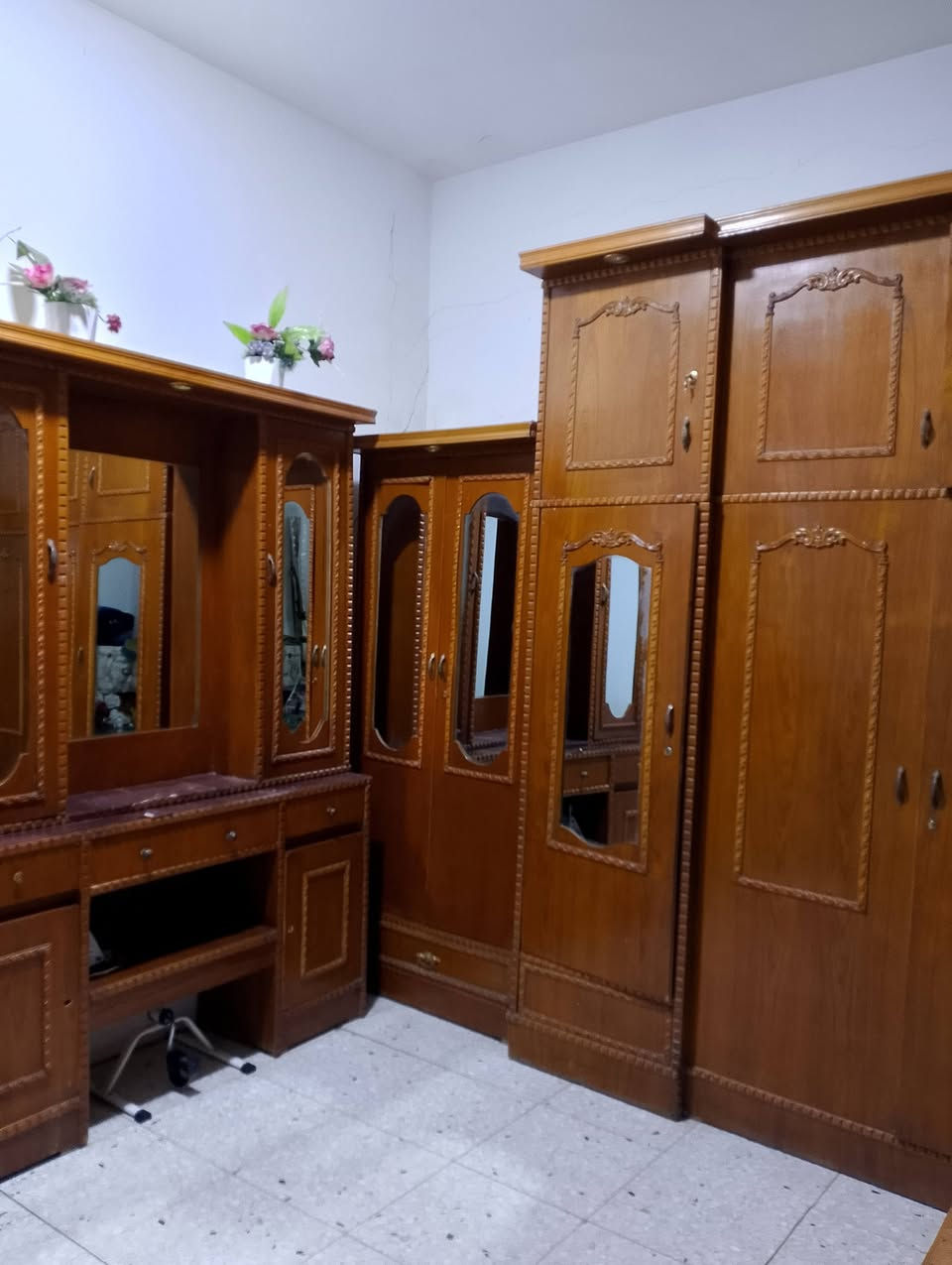 غرفه مستعمله للبيع سته بوب وملحق والسعر 400 وبيهه مجال ***********
