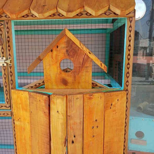 شغل تزكام
قفص متاح خشب صاج مع زان
التفاصيل 
الارتفاع متر و65
 العرض متر و 25
النزال 60 سنتيم
مجر تنضيف + مجر اكل +وقافة طور ماء
درج العدد 2
المكان بغداد السفير العبيدي
#توصيل لايوجد 
السعر خاص

للاستفسار أكثر ***********
