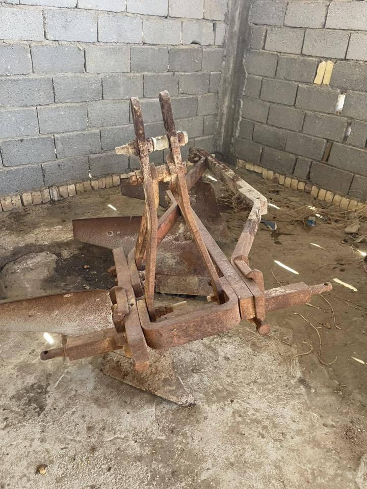 السلام عليكم ورحمت الله وبركاته عربانه وفدان عدد 2 وخرماشه للبيع  مكانهن كربلاء طوريج للاتصال ***********
