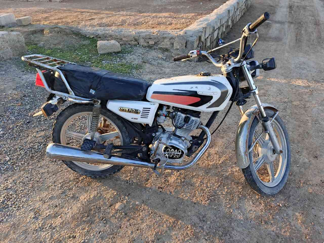 السلام عليكم موطور نامه برو للبيع السعر 225وبي مجال المكان قرية الحاج علي رقم الهاتف ***********
