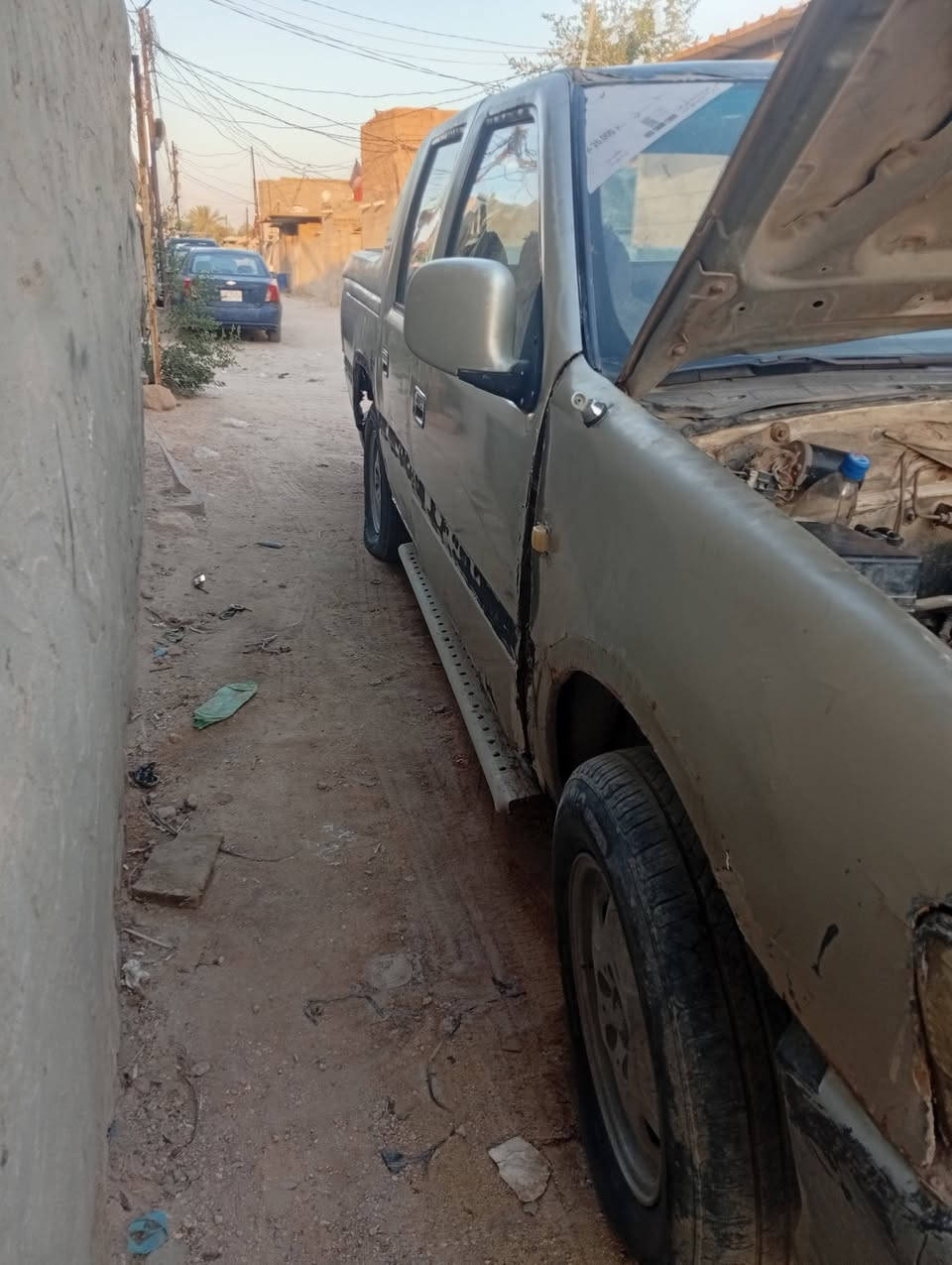 سلام عليكم بيكم كريت ول سياره بديه شويه تعبان يعني سياره مال عمل موتتكشخ بيه بيه كير ومكينه جدد شرط تخم تاير كهربايات كله شغاله انكر سلف وطلع بيه مكانه كربلاء ملاحضه راعيه ماندله اتكفله سرقه وعشائرين فقط *********** السعر 16ورقه قفل
