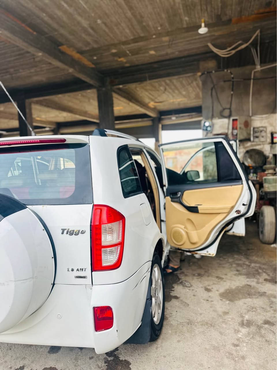 تيكو للبيع. 13 السياره نضيفه  استخدام شخصي من البيت للدوام ابد مامتعوبه گير مگينه بلاد بوستر جديد الاصلي
مبدل ماطور هيدروليك للكير جديد الاصلي
جوزه قبل شهر مبدلها ب٣ورقات 
معمره تعمير يخبل شغل سويج وطلع 
بيها ملاحضات بسيطه اكو خياس بسيط  محدد بالصور
رقم جديد بصره سنويه ٢٠٢٩
عينه جديده  ماشيه ٩٠ الف عد راعيها 
وعندي ١٨ الف مشت 

تواصل ***********
*********** Singapore
