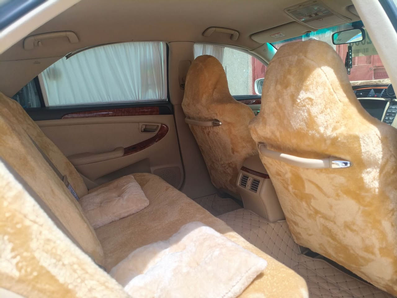 شاهينه ١٨٢ رويال «موووس مووس

گەورە به گەورە ٢٠٠٥ به سمه ڕەش ناو زه رد ئالتونى بازار
مواسه فات ٣ دوكَمه
تراكشن پاوەر و سنۆو په رده سوكان خه زن سوكان كاره بايى دوو كوشن کارەبای وويلى ڕۆیاڵ
سه حب كردنى هه واى ناو سه ياره « airpure » ته بريد سارد و گەرم به شەرت كاره بايى كامل مه زبوت
تەقەو ڕەقە بەشەرت
جامى پيش و دواى هه لگيراوه
گیڕ و مه كينه وئه كسلى به شه رت بێ دوكه ل
كامل سێرڤس كراوه ڕۆنی مه كينه و هايدروليكى گێڕی گۆڕاوە سه يارەکە مالى خومه هى مەعرەز نیە چەمەلەخی دواوە لاى سايەق ده عمێکی به سيتى هەیە بۆ زانیاری زیاتر پەیوەندی بکەن.:*********** بنجوين, السليمانية
