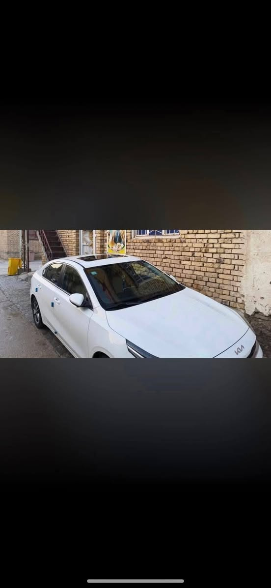 سلام عليكم سياره سيراتو خليجي للبيع  مديل 23 كفاله عامه  بيه دحجه خفيفه بلباب سياره فول مواصفات ماعده البصمه ماشيه 21 رقمه بصره انكليزي مكينه 1600 سعره174 وبيه مجال  سياره تحت الضمان سويجين مكانه بصره القبله اي استفسار انتصل مكلف بلنشر ***********
