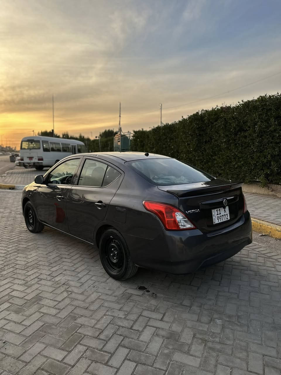 للبيع نيسان فيرسا 2015 حادث فقط قبق الصندوك صبغ شرط بجم كبس شركه محرك 1600 رقم بغداد شبه مميز 
 ماشيه 92 الف مكاني بغداد شراي يخابرني وبيك خير وتدلل ***********
