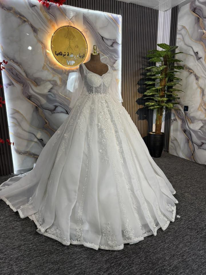 يعلن 🔥سنتر وازياء زهرة تركيا بيع 50بدلات الحنة والمهر 50 الف فقط بدلات نضيفة جدا منهم جديد غير مستخدم تصوير حقيقي عادي  
قياس فري سايز تعراضة وقيطان 
توصيل جميع المحافظات 
واتساب ***********
