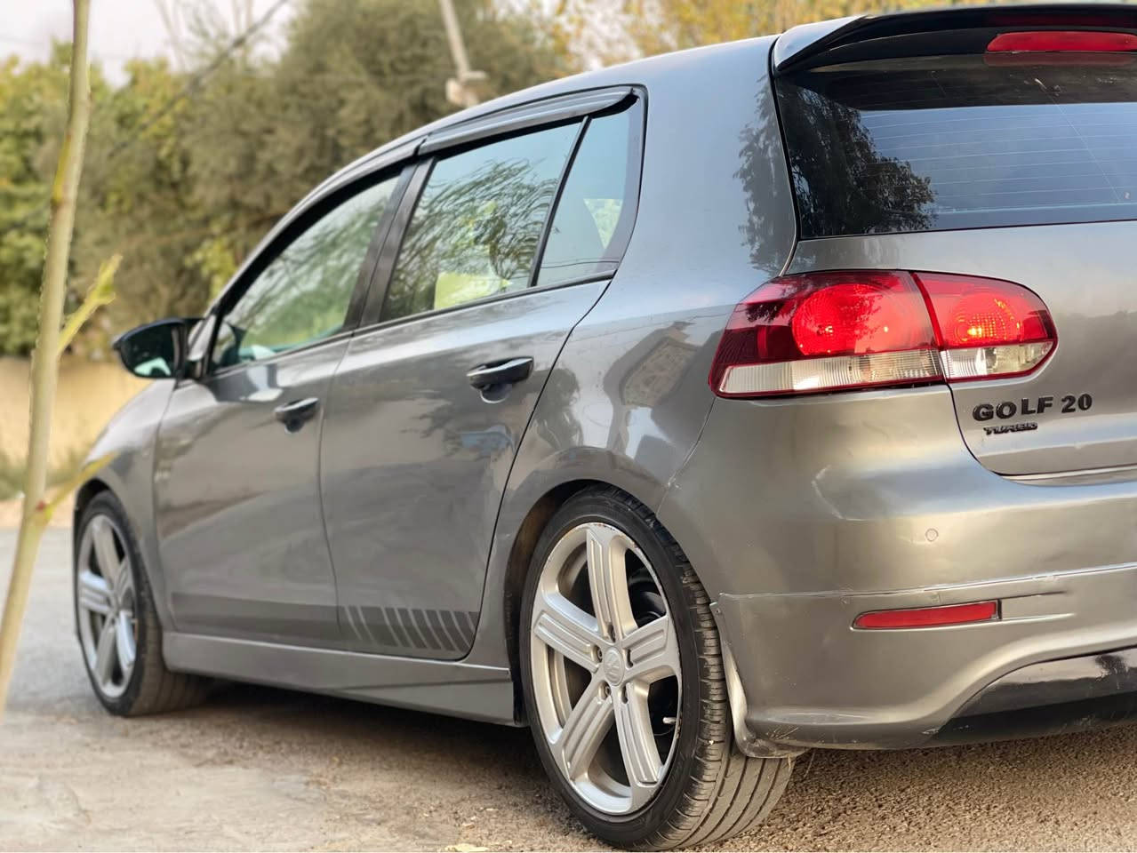 𝐆𝐨𝐥𝐟 𝐦𝐤𝟔 𝐑
١٤ تۆربۆ و گێر عادی
کوشن جلد و کارەبایی و هیتەر
تەبرید لەمس  و سوکان ڤۆلیۆم و سوکان تەحەکم 
ئاوێنە لید  
ئۆتۆ تاکشن و دژە خلیسک
شاشە ئایپاد
٤ جام ئۆتۆ 
مواسەفاتی تر...
گێرو مەکینە و کارەبای تەحویل بەشەرت
رەقەم وسەنەوی نوێیە
سێ پارچە و نیو سبوخ
***********
شوێن هەولێر أربيل, العراق
