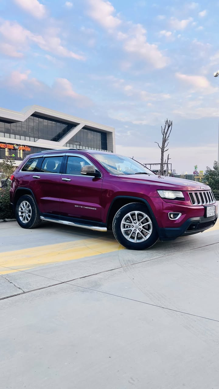السلام عليكم
جيب جراند شيروكي 2014 خليجي (ليميتد)
٦ سلندر نظام SRT 4x4
بدون صبغ بدون بارد مكفولة كفالة عامه
كير مكينة مكفولات
رقم بغداد بأسمي 
فول مواصفات لون ماروني
داخل قهوائي جلد 
فتحه قطعتين تبريد 
ماشيه ١٣٣ كيلو 
السعر ٢٣٥ (بيع فقط)
مكاني ديالى بعقوبة 
رقمي
***********
