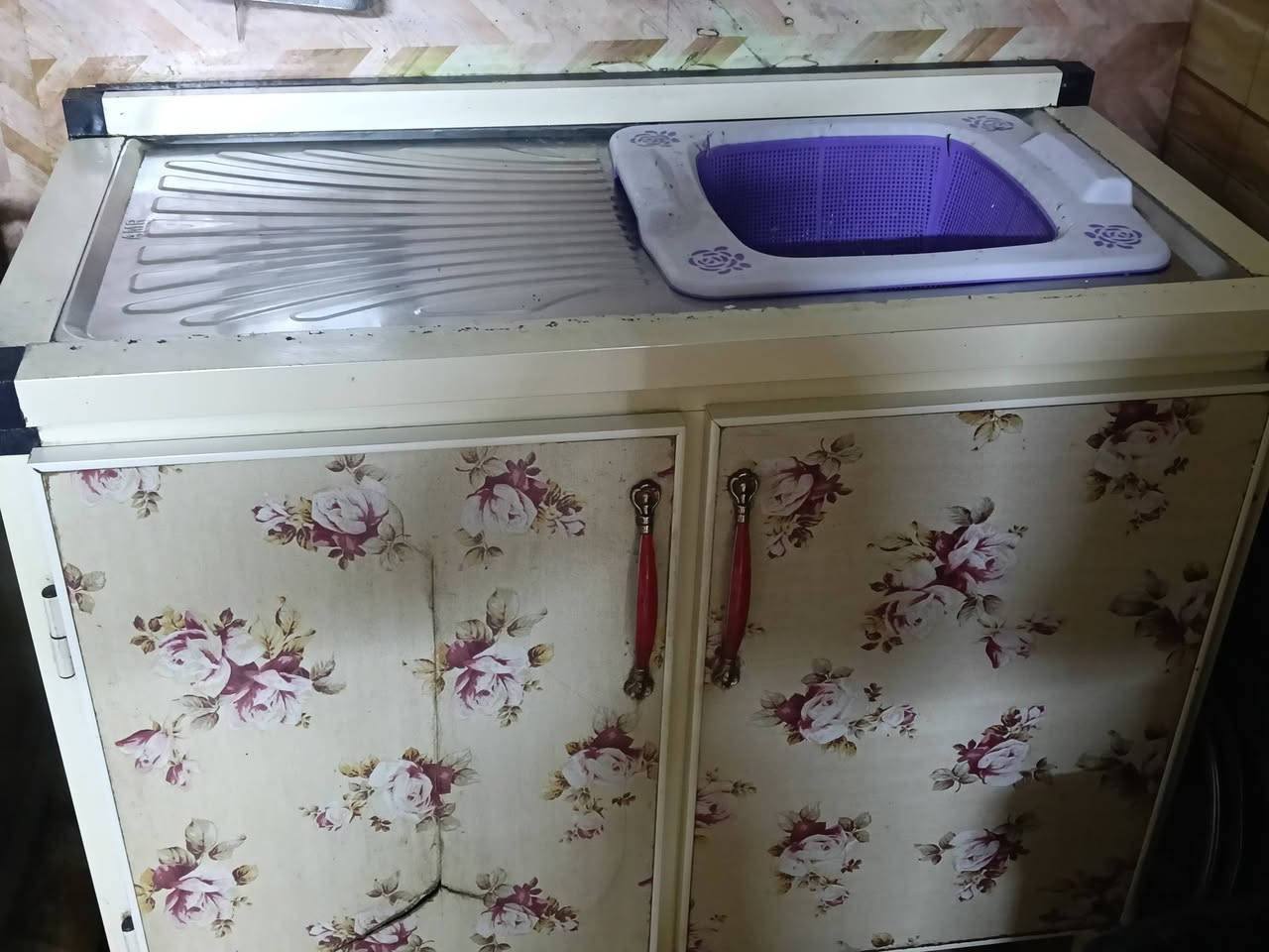 سلام عليكم كاونتر للبيع سعره 500بي مجال قليل بغداد رشاد قرب القاعده رقمي ***********
