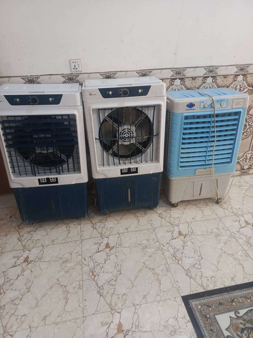 السلام عليكم مبردات للبيع العدد 3للبيع كلهن سوه المكان الرميثه السعر 225 تواصل على الرقم ***********
