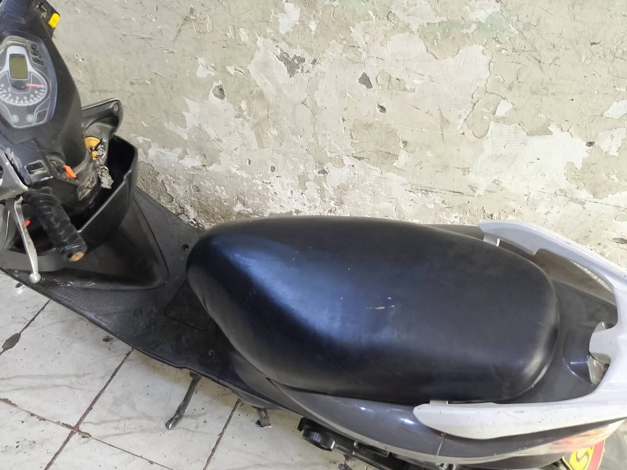 سلام عليكم ادرس ماليزي نكره سلف كلشي شغال بيه لبيع سعر 210  وبيه مجال حك جيه مكاني كفاءات***********
