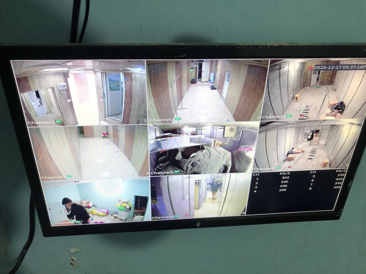 «وَقُلِ اعْمَلُوا فَسَيَرَى اللَّهُ عَمَلَكُمْ وَرَسُولُهُ وَالْمُؤْمِنُونَ وَسَتُرَدُّونَ إِلَى عَالِمِ الْغَيْبِ وَالشَّهَادَةِ فَيُنَبِّئُكُمْ بِمَا كُنْتُمْ تَعْمَلُونَ»
جزء من اعمالنا من تنصيب وصيانة  كامرات المراقبه 
مستعدون لتنصيب وصيانة كامرات المراقبه ip -انلوك  كذلك مستعدون لنصب البداله وسستم الصوت وانظمه الحريق والانذار وبأسعار مناسبه  للتواصل الاتصال بالرقم ***********او مراسلة الصفحه واتساب
