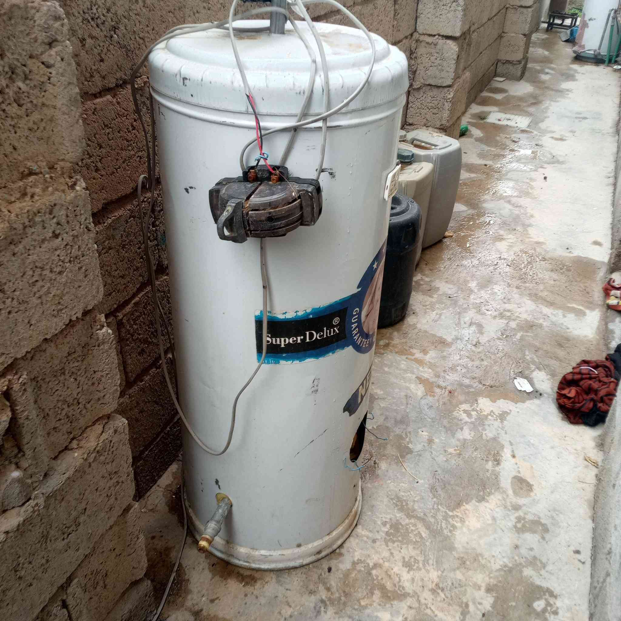 ‏‪***********‬‏سلام عليكم لبيع غراض بيت كلمن وسعره نظاف هاذ رقم صاحبهن وخاب و مكلف بنشر اخوان ني
