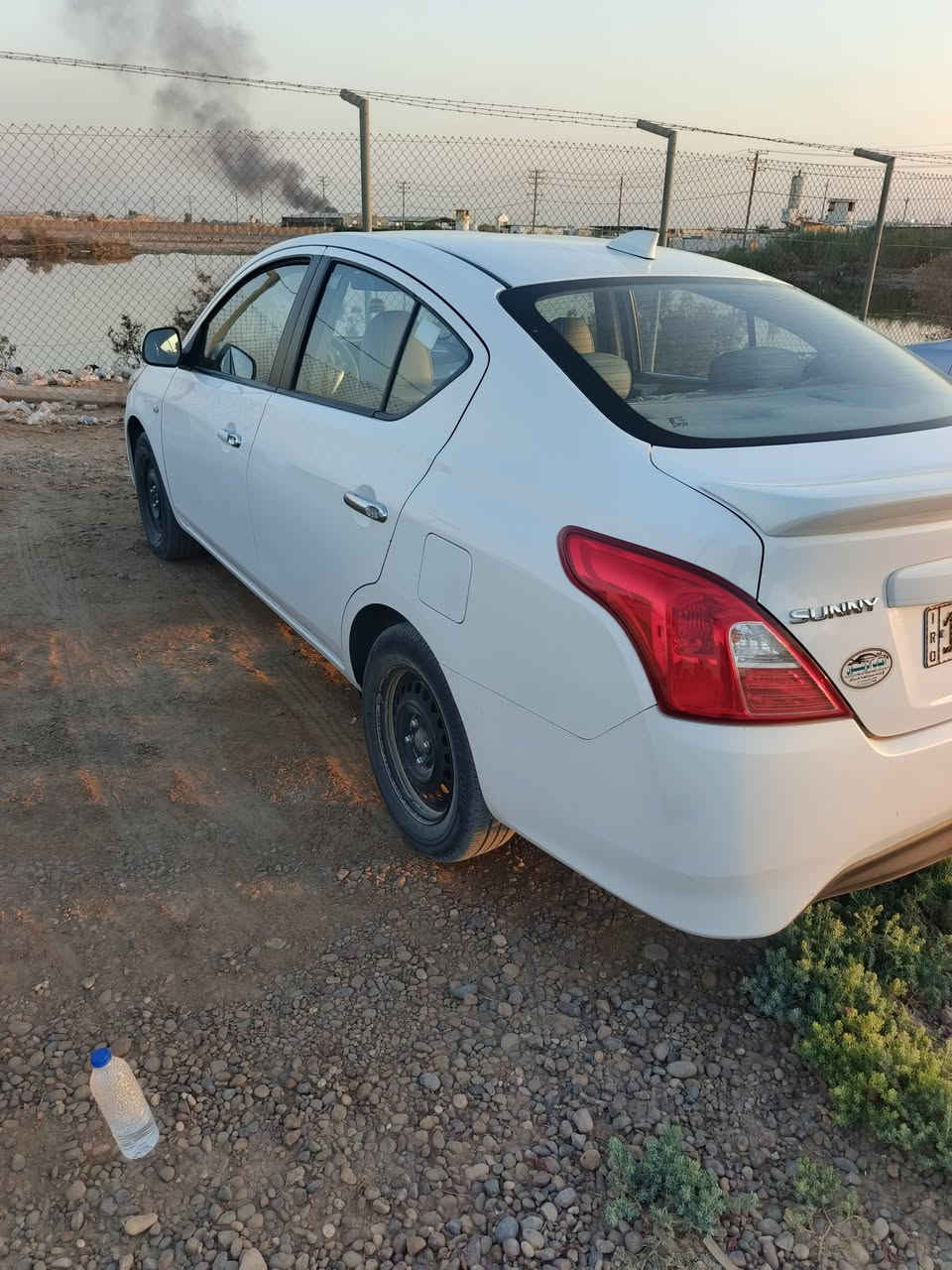 السلام عليكم سني هندي مؤديل 24
رقم انكليزي التبريد ثلج 
ماشيه 80
السياره باسمي تحويل ثاني يوم 
بيها بارد اباب السايق شي بسيط السعر 127وبيها مجال 
الاتصال على هذا الرقم او واتساب ***********
