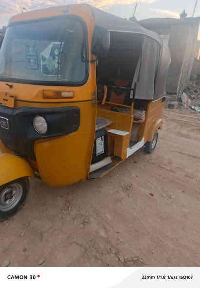 السلام عليكم 
تكتك للبيع موديل 20 شهر 7 اوراق كامله نقص قرص 
اعيد النشر بسبب الوعود الكاذبه للسعر 3750 وبيها مجال 
كوت حي الجهاد ***********
