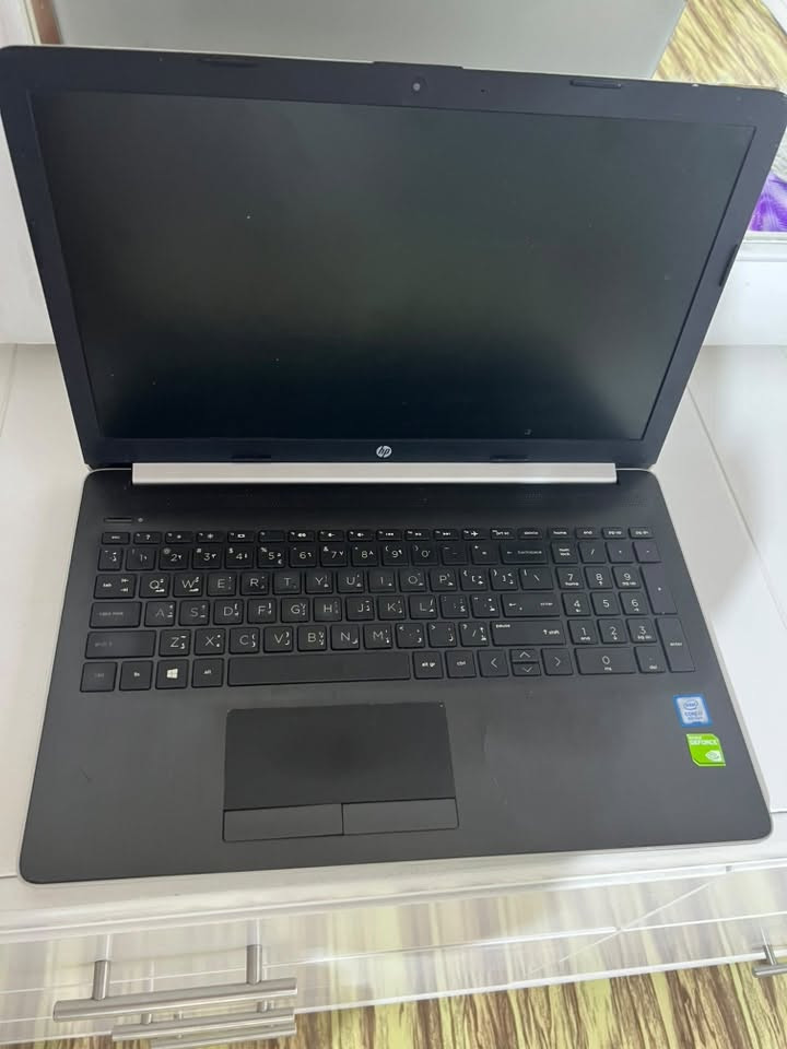 لابتوب للبيع hp 
نطافة ٦٠٪؜ 
Core i7 
ذاكرة 8G 

السعر ٣٠٠ 
***********

باقي المواصفات بالصورة
