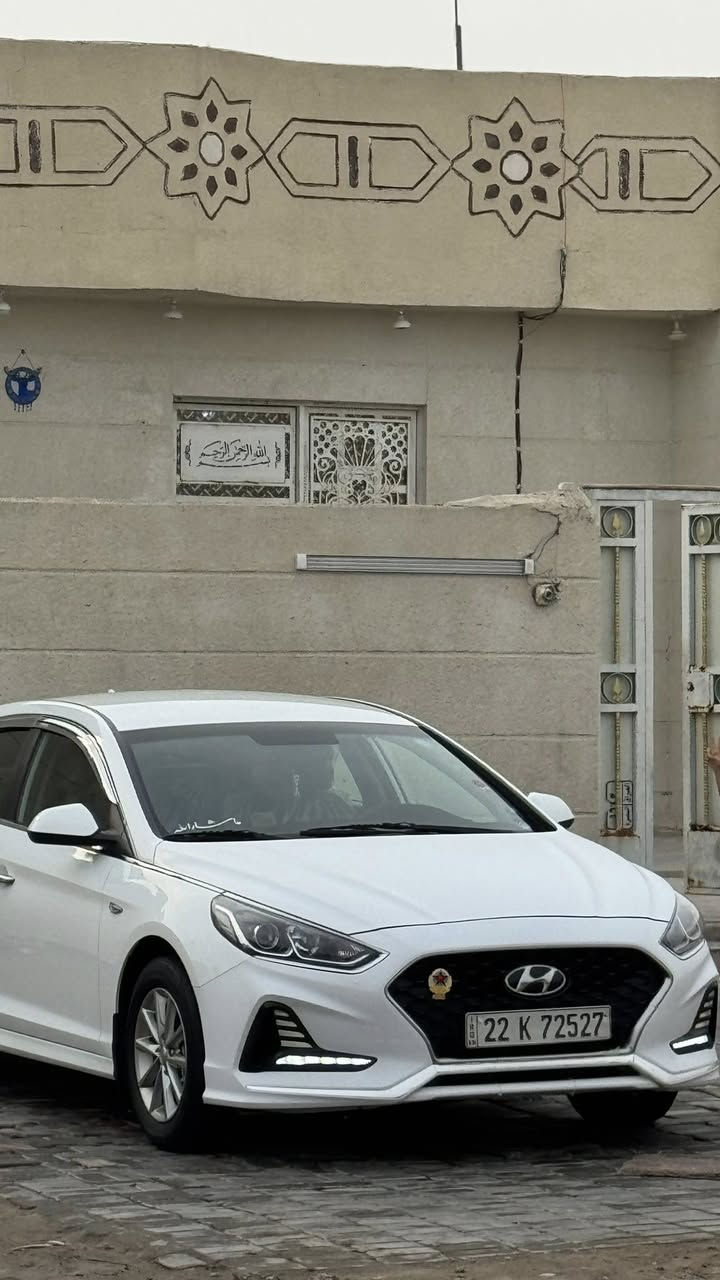 سلام عليكم.. ((للبيع او مراوس حسب القناعه )) سوناتا موديل 2022اصل غاز خط واحد وارد كوري السونار كما موضح بـصوره السياره جاهزه من كلشي السعر 165 .مكاني بصره هـ***********
