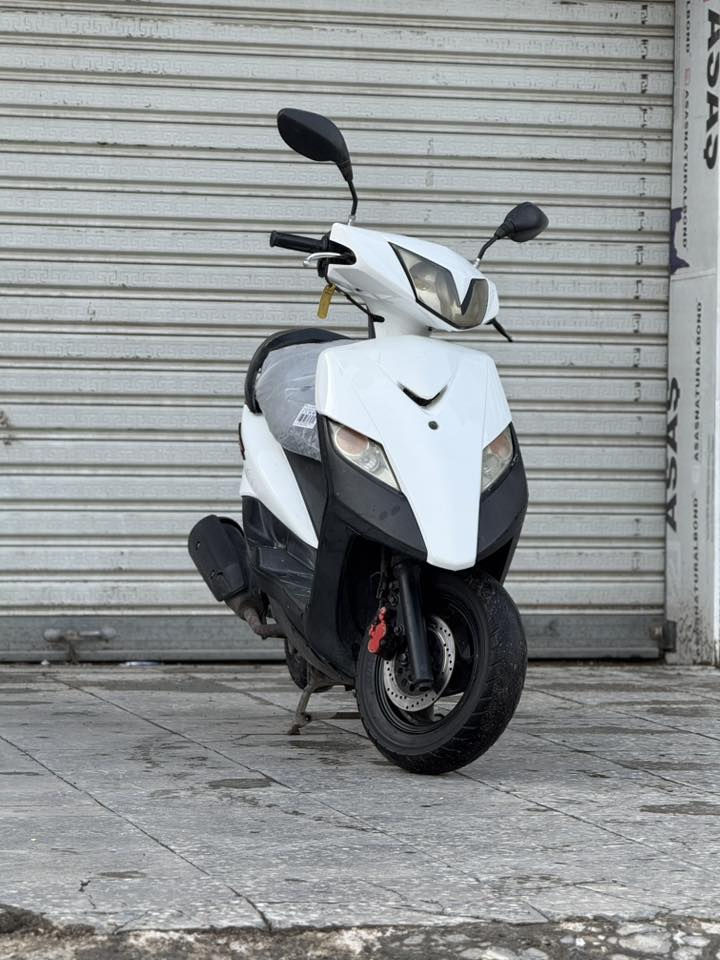 ماكس ثعلب كابريترالدرجه جديده وحلوه ومابيه نقص مكينه ناعمه كلش شرط ربع نكره سلف وهندر شلعه معدال اوراق منفيس الدراجه صار فتره من نازه رمبه السعر ٥٧٥وشايف خير لياخذها مكان بغداد البياع ***********
