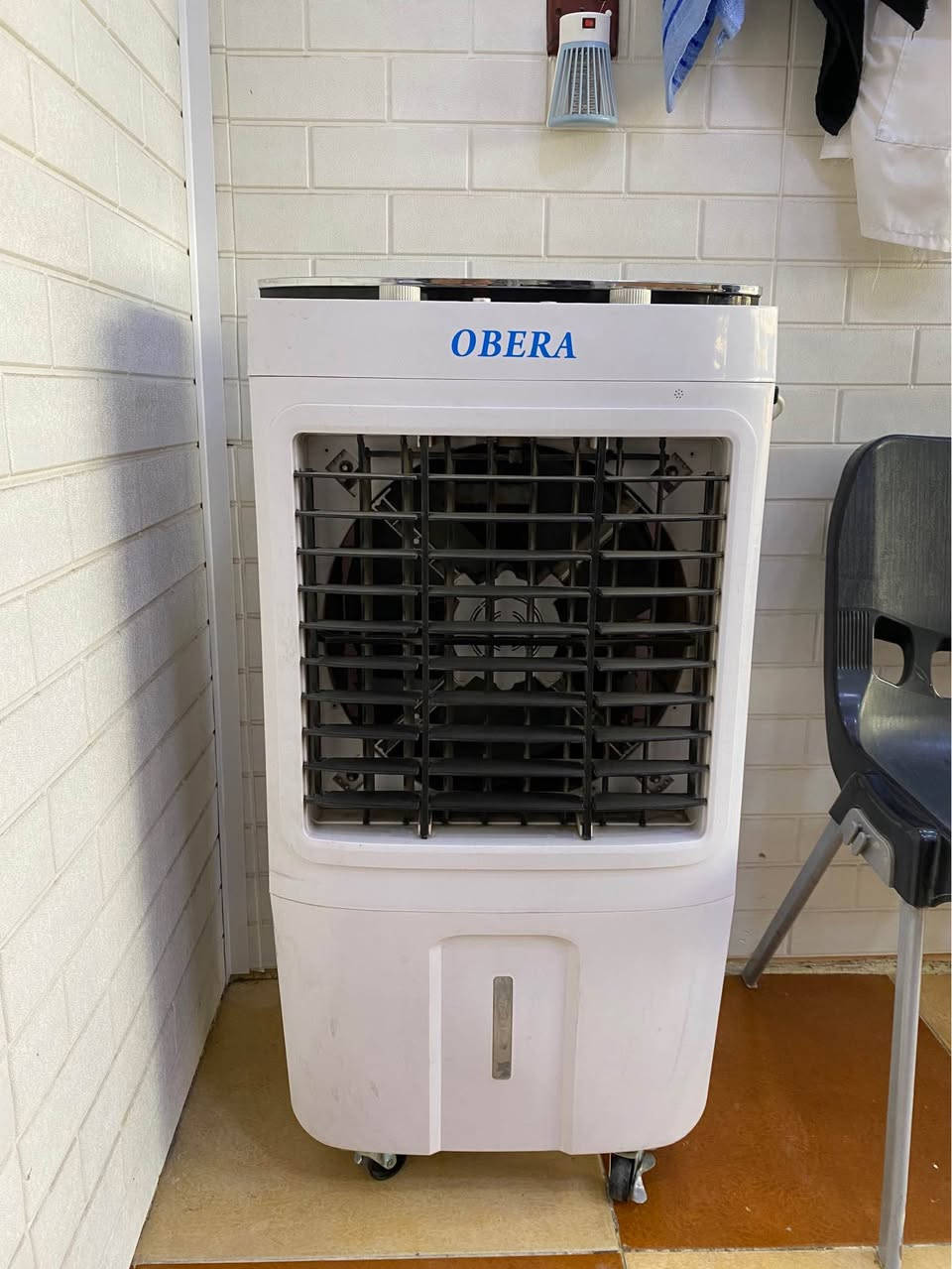 سڵاو ئەم ئەشیانە بۆ فرۆشتن 

ئەم ٥ دانە کورسیە بۆ فرۆشتن تازەیە بە 27 هەزار قفڵی 

ئەم بۆیلەرە بۆ فرۆشتن وە  هیتەرەکەی تازەیە و ئەسڵیە  زۆر باش گەرمی ئەکات  نرخی 50 هەزار قفڵ

ئەم موبەریدەیە بۆ فرۆشتن تازە ماوەتەوە و ٤ درەجە سەریعی هەیە وە ئەتوانی بەس هەوا ئیش پێ بکەی وە ئەتوانی ئاوەکەشی بۆ بکەیتەوە بۆیی هەواکەی سارد بێت وە کارەبایەکی زۆر کەمی ئەوێ نرخی ٩٠ هەزار قفڵ

ئەم مەخسەلە بۆ فرۆشتن نرخی ٣٠ هەزار قفڵ 

ناونیشان سلیمانی راپەرین 

نامە بنێرن یان تەلەفون بکەن لە خزمەتانام 
*********** السليمانية, العراق
