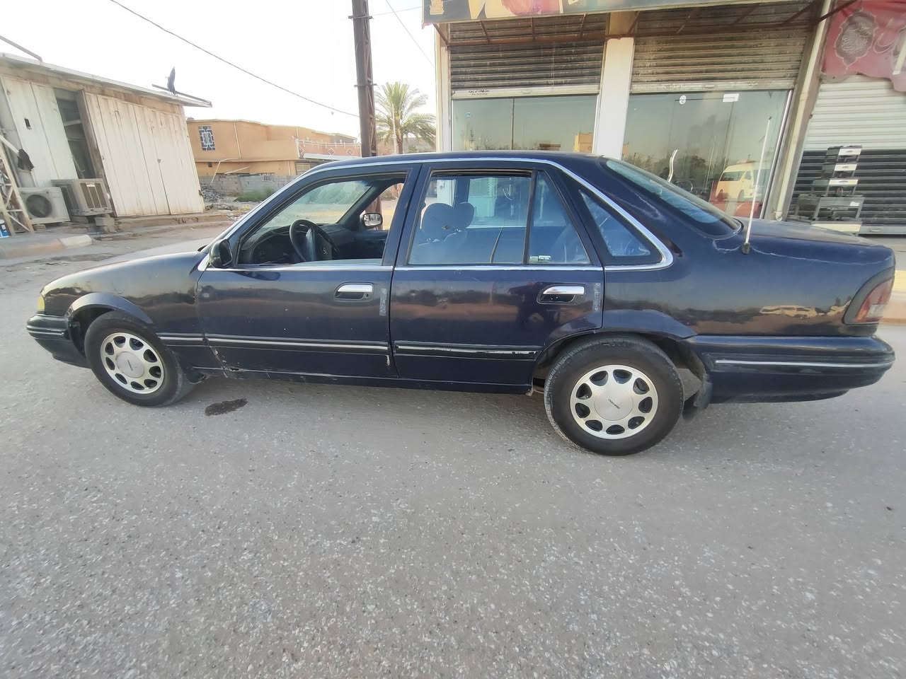سياره 94 رقم بغداد سنويه 28 كير محرك حاويه سياره بس جارده بدون ضربه صدر زين***********
