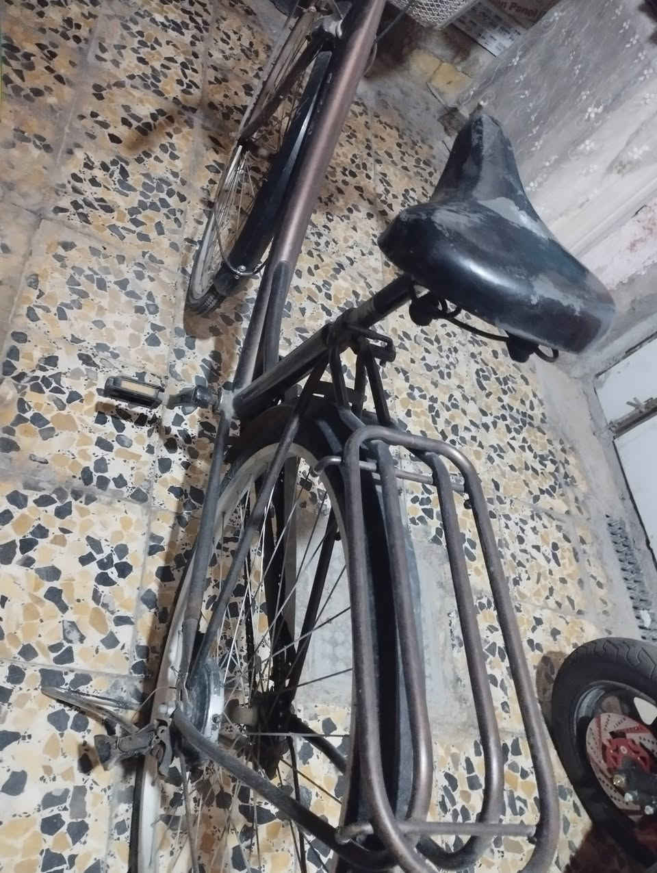 بايسكل للبيع السعر 40 مكاني البصره القبله ***********
