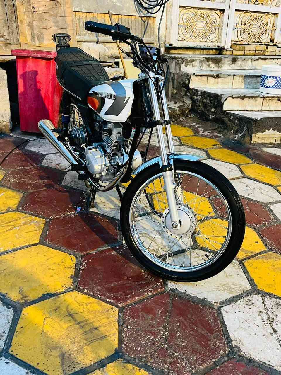 السلام عليكم دراجة نامه موديل 2013 دراجة اوراق كامله شراي يجي خاص ويدلل ***********
