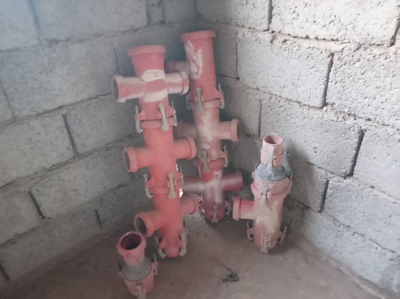 السلام عليكم.. بواري تركي 4إينج مستعمل موسم واحد فقط نوع الي ضمانها 5 سنوات مع نوزلات 3فتحات السعر ضغط عالي.. للاستفسار ***********
