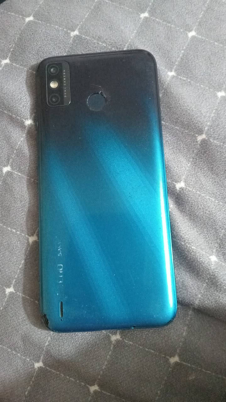 موبايل للبيع سماعه مال مخابره ماتشتغل بي فطور سعره ٣٠ الف *********** مكاني الديوانيه شارع الوكفه
