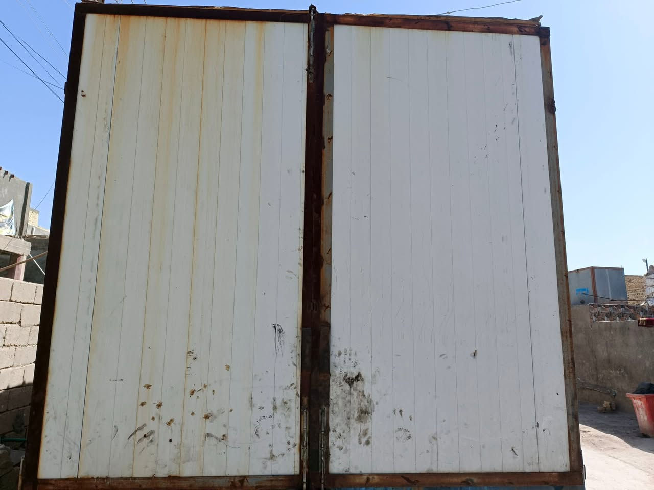 كرفان للبيع طول 6 عرض 2.50 وطول 2.50 السعر 
اتصل رقم 
***********
