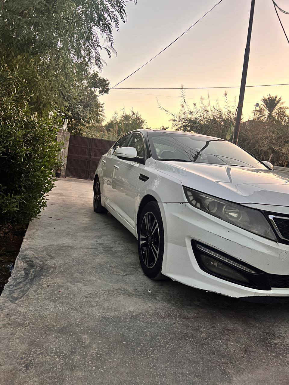 للبيع اوبتما موديل 11 خليجي رقم بغداد انكليزي محرك 2400دوش المرغوب. فول مواصفات السياره كلش حلوه ومرتبه وما متعوبه مال بيت وشرط التحويل.السياره مكفوله من صبغ وتبديل وضربه.ماعدا بيه قطع بارد فقط..
"مواصفاته"
* بصمه تشغيل+بصمه ابواب+تحكمات استيرن+ بنورامه طگتين+اشاير بالمري +مري شفط+تبريد ابيانو+تبريد قطعتين+شاشه وكامره وحساسات خلفيه+كشنات تحكم كهربائي.."السياره شادله 4تواير جدد .صدر امامي وخلفي جديد محرك مفتوح لاتبخير ولا تنقيص."السعر 118$وبيه مجال قليل مكاني بغداد التاجي.الاستفسار📞الكورك*********** الاثير+***********
